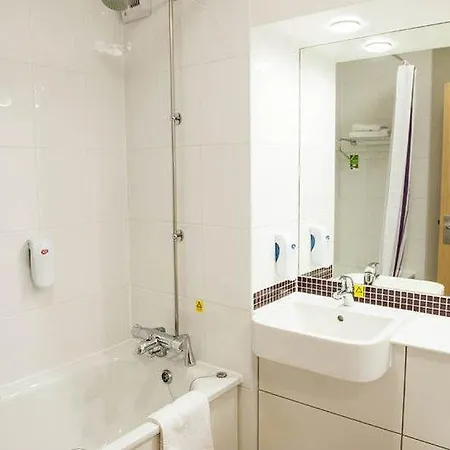 Отель Premier Premier South West Йорк