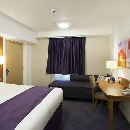 Отель Premier Premier South West