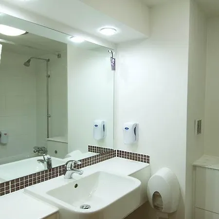 Premier South West Hotel 3*
