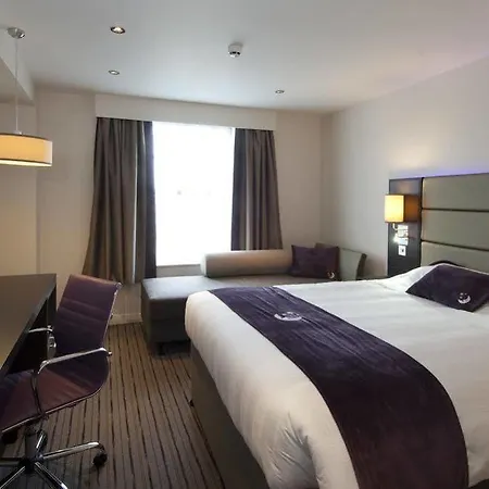 Premier South West Hotel 3*