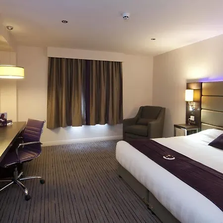 Premier South West Hotel 3*